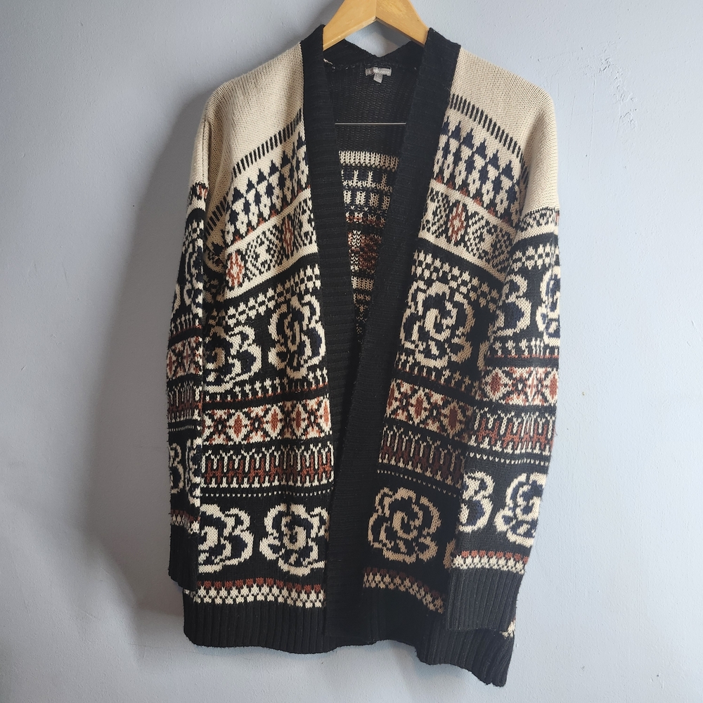 Charlotte Russe Black and Cream Patterned Cardigan